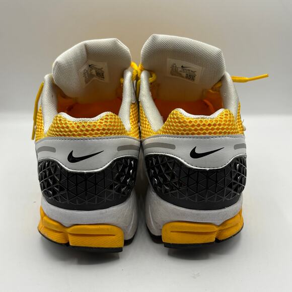 NIKE Zoom Vomero 5 Photon Dust University Gold Black Yellow Sz 11.5 main image 6